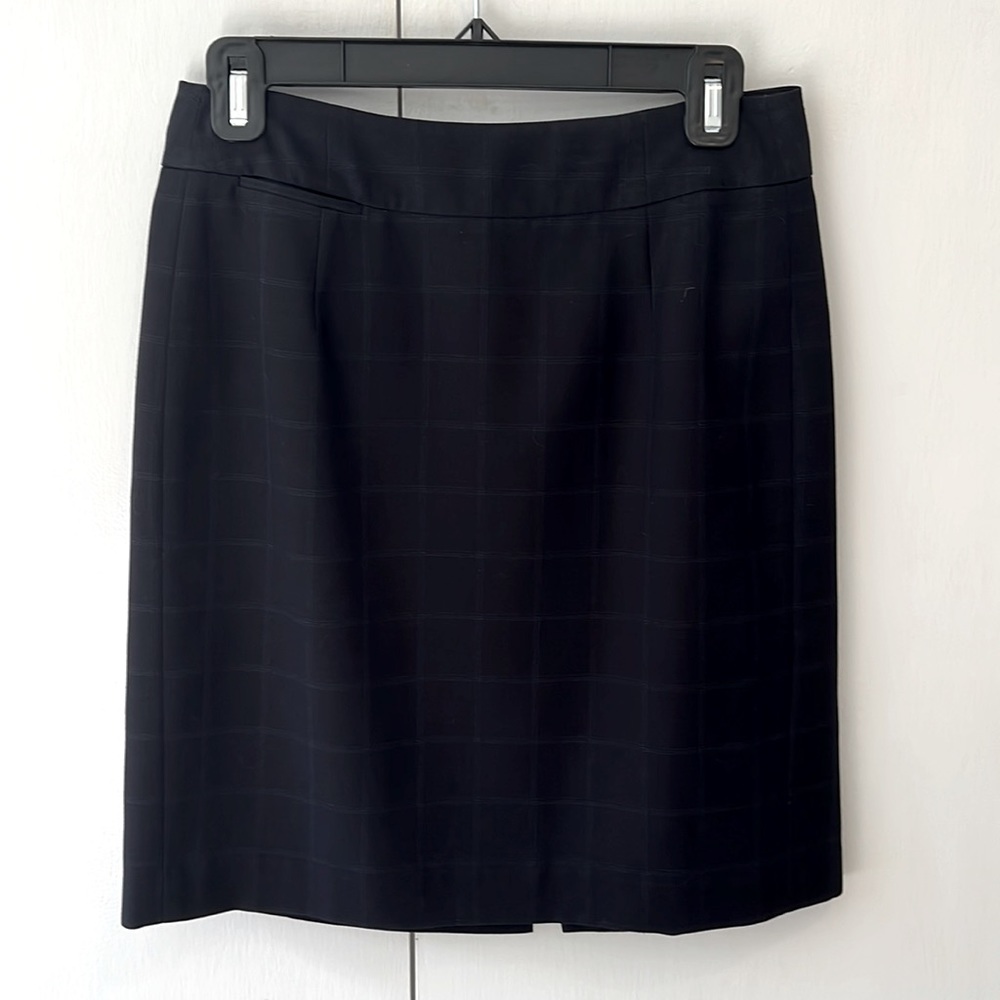 Banana Republic navy suit skirt, size 2